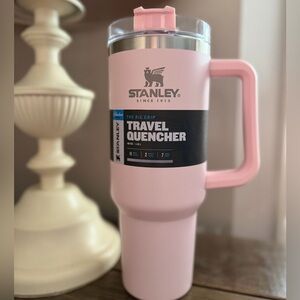 Stanley Blush Travel Quencher Tumbler